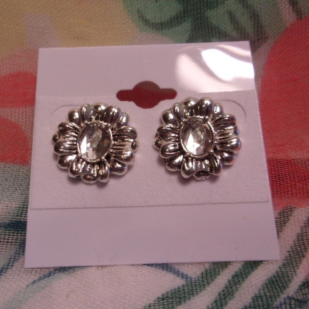 Avon Antiqued Floral Birthstone Pierced Earrings April